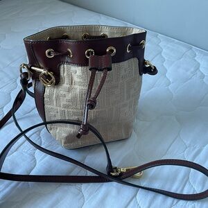 Fendi Beige and Brown Crossbody Bag !
Never use